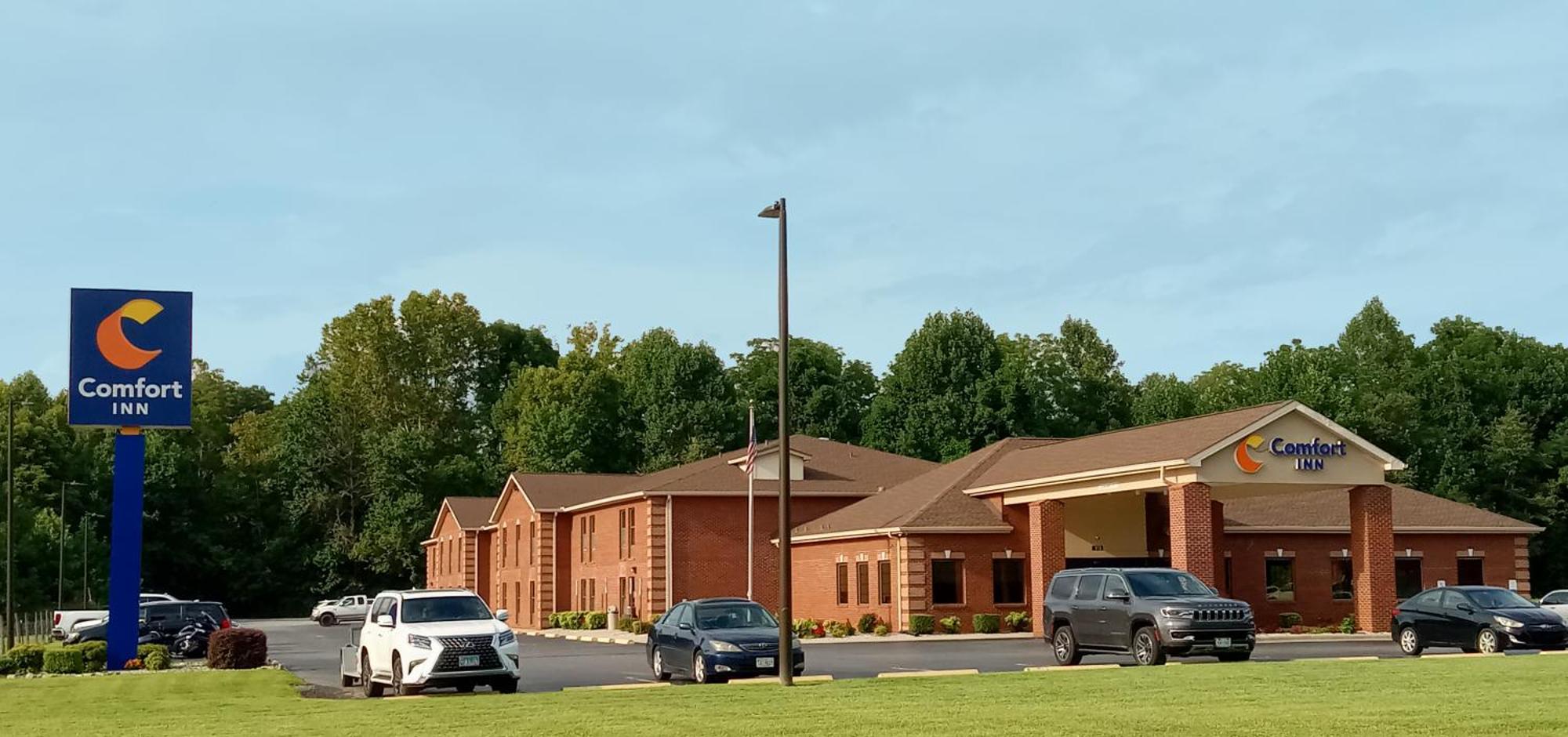 Comfort Inn Near Downtown & Blue Ridge Pkwy Marion Exterior photo