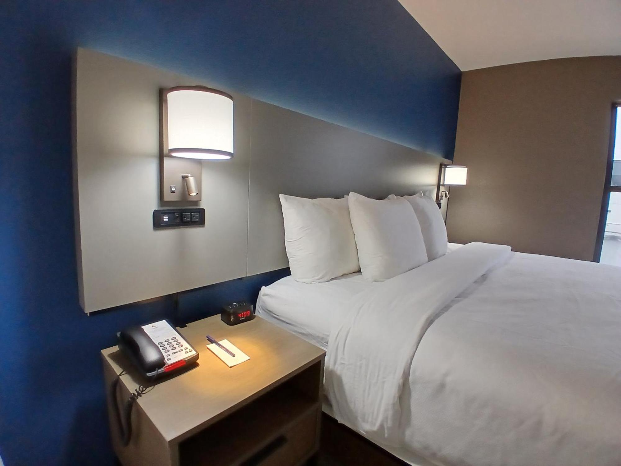 Comfort Inn Near Downtown & Blue Ridge Pkwy Marion Exterior photo