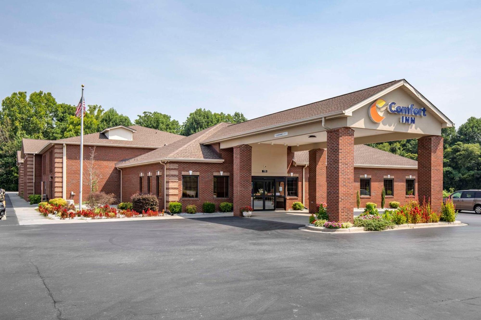 Comfort Inn Near Downtown & Blue Ridge Pkwy Marion Exterior photo