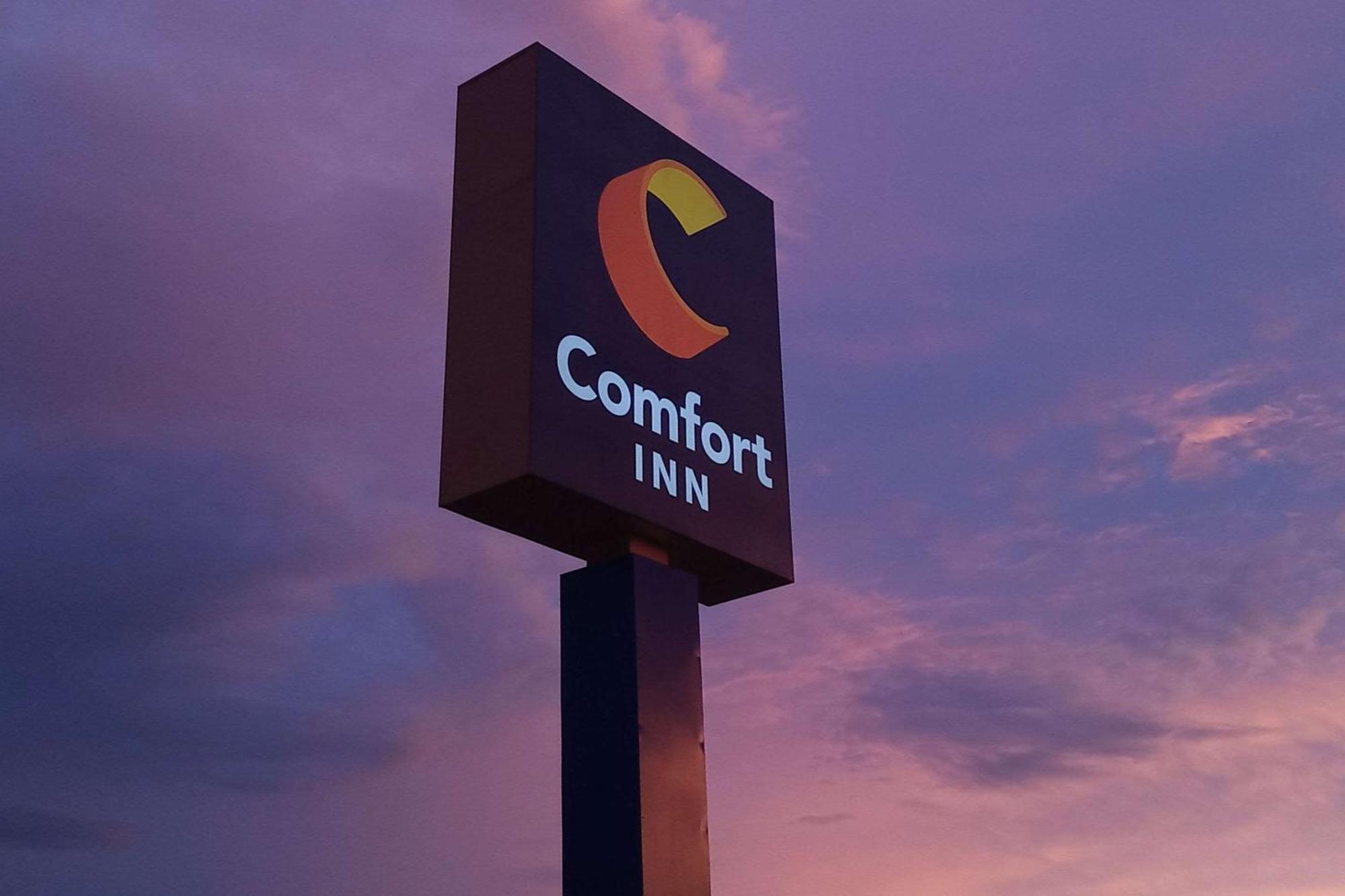 Comfort Inn Near Downtown & Blue Ridge Pkwy Marion Exterior photo